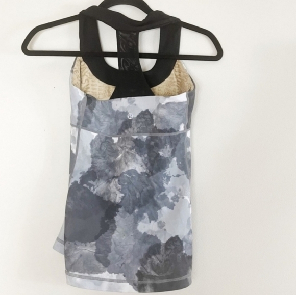 ⭐️LULULEMON TANK - Picture 3 of 3